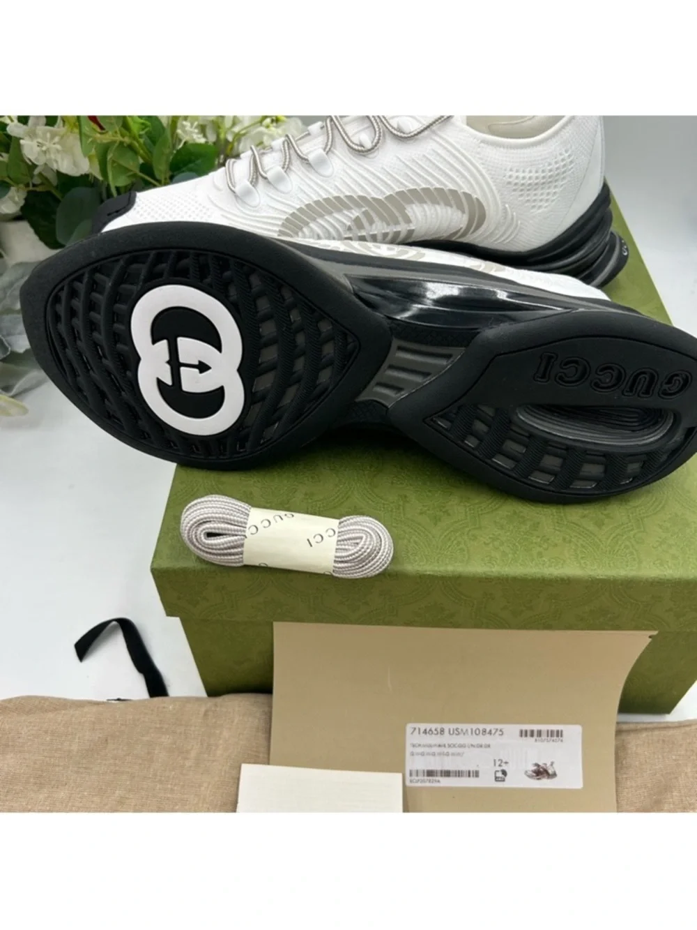 Men’s Gucci run white/gray/black sneakers size 12.5 made in Italy